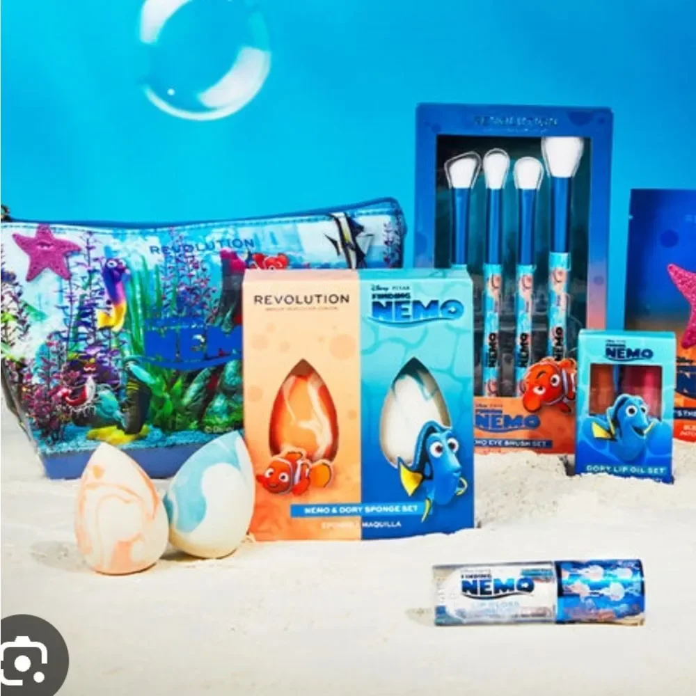 Revolution Beauty‎ X Finding Nemo Nemo & Dory Sponge Set